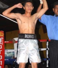 Dennis Contreras boxer