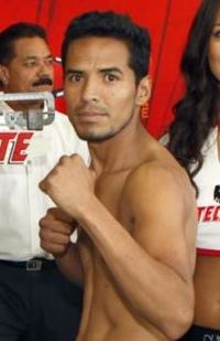 Alexander Acosta boxeador