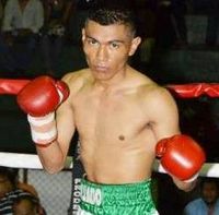 Roger Collado boxer