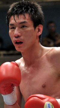 Tomoyuki Omura boxer