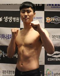 Boo Hyun Baek boxer