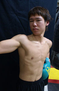 Tomoya Nawatedani boxeur