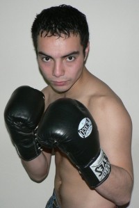 Luis Dee boxer