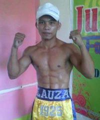 Junjie Lauza boxeador