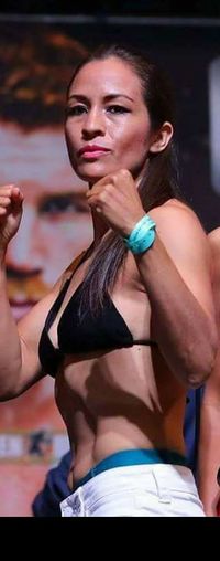 Araceli Palacios boxer