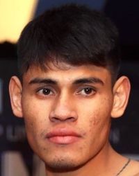 Emanuel Navarrete boxer