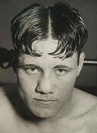 Leo Mitchell boxer