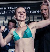 Caroline Schroeder boxeador