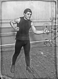 Young Brooks boxeador