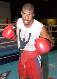 Carlos De Leon Jr boxer