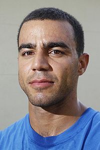 Cesar Vila boxer
