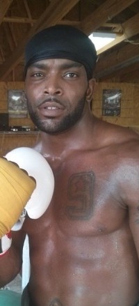 Dominique Smith boxer