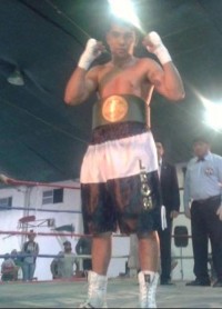Alexis Alejandro Leon boxer