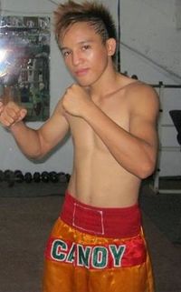 Joey Canoy boxer