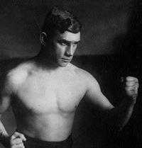 Richard Naujoks boxer