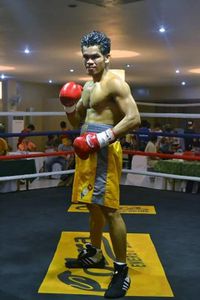 Jon Jon Estrada боксёр