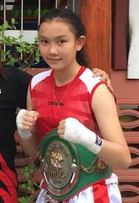 Myna Ketsana boxeador