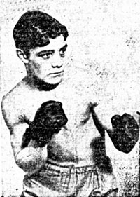 Carmen Knapp boxer