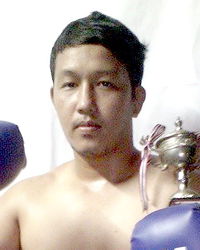 Komsak Nuisuk boxeador
