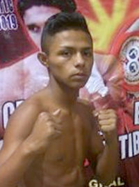 Ivan Amescua boxeador