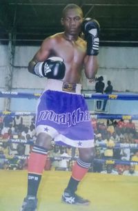Loren Japhet boxer