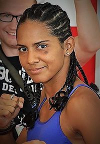 Luisana Bolivar boxeador