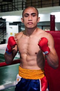 Raymond Dela Cruz boxeador