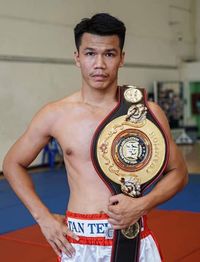 Campee Phayom боксёр