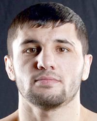 Islam Dumanov boxer