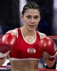 Sofya Ochigava boxeur