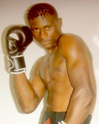 Elbi Bilindo боксёр
