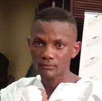 Tisetso Modisadife boxeador