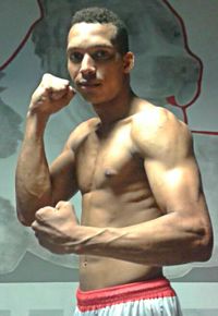 Saul Luna boxer