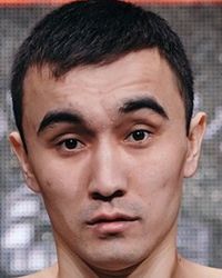 Daulet Daukenov boxeur