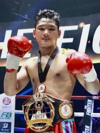 Phoobadin Yoohanngoh boxeador