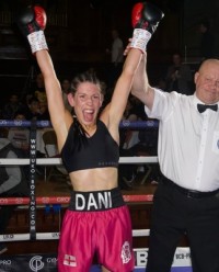 Dani Hodges boxer