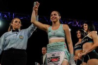 Stephanie Pineiro boxer