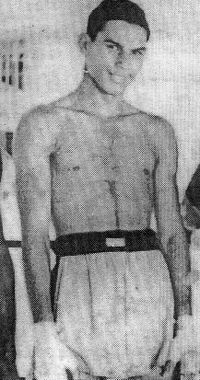 Manolo Mora boxer