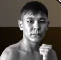 Argyn Kenzhetev boxeador